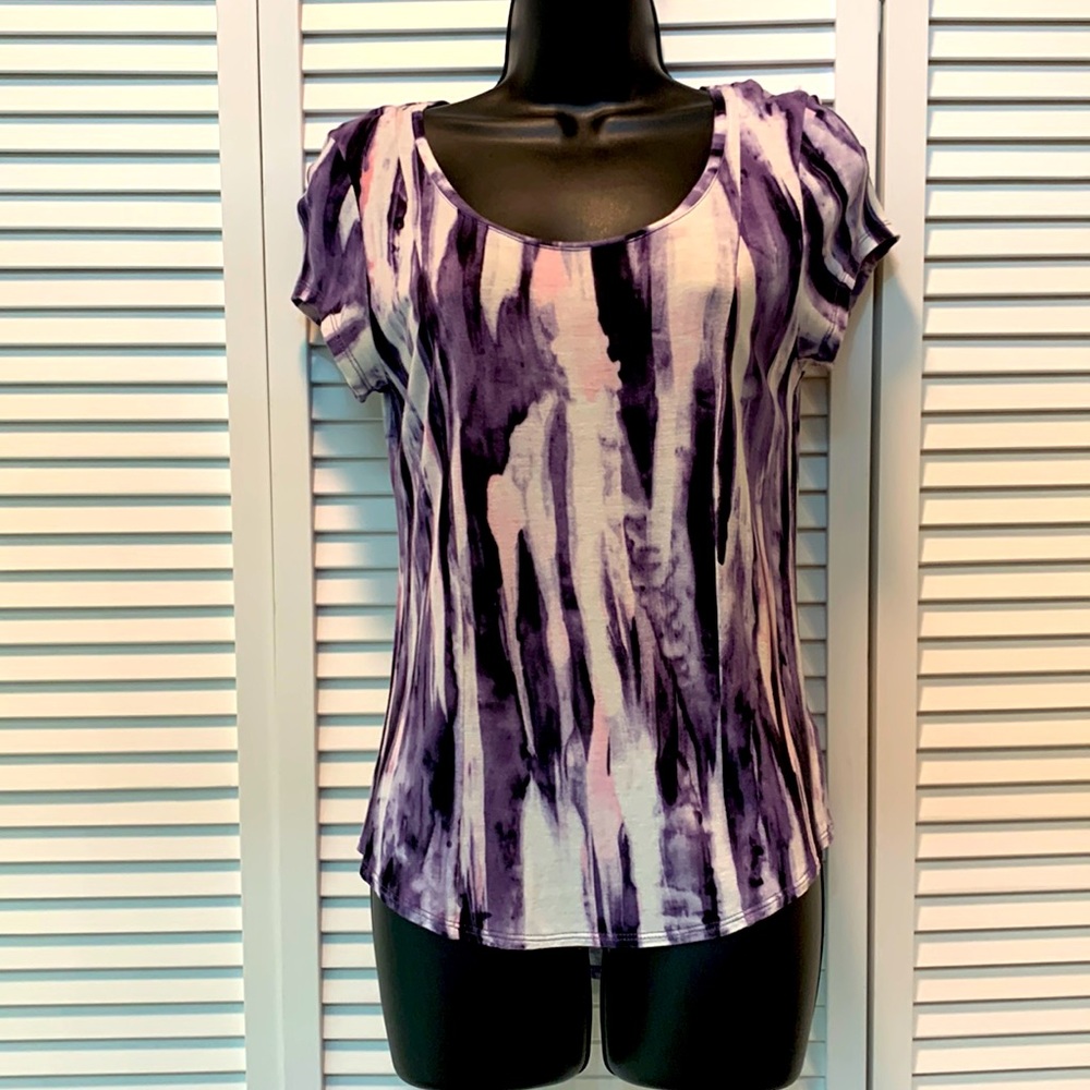 Simply Vera cap sleeve tee - size PM.  EUC from smoke- free home.